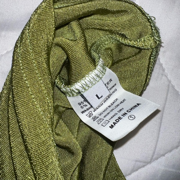 Green cowl lick dress - Picture 3 of 3